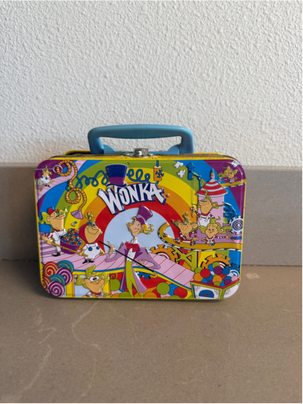 Willy Wonka Metal Lunch Box Tin Nerds Laffy Taffy Bottle Caps Candy Collectible